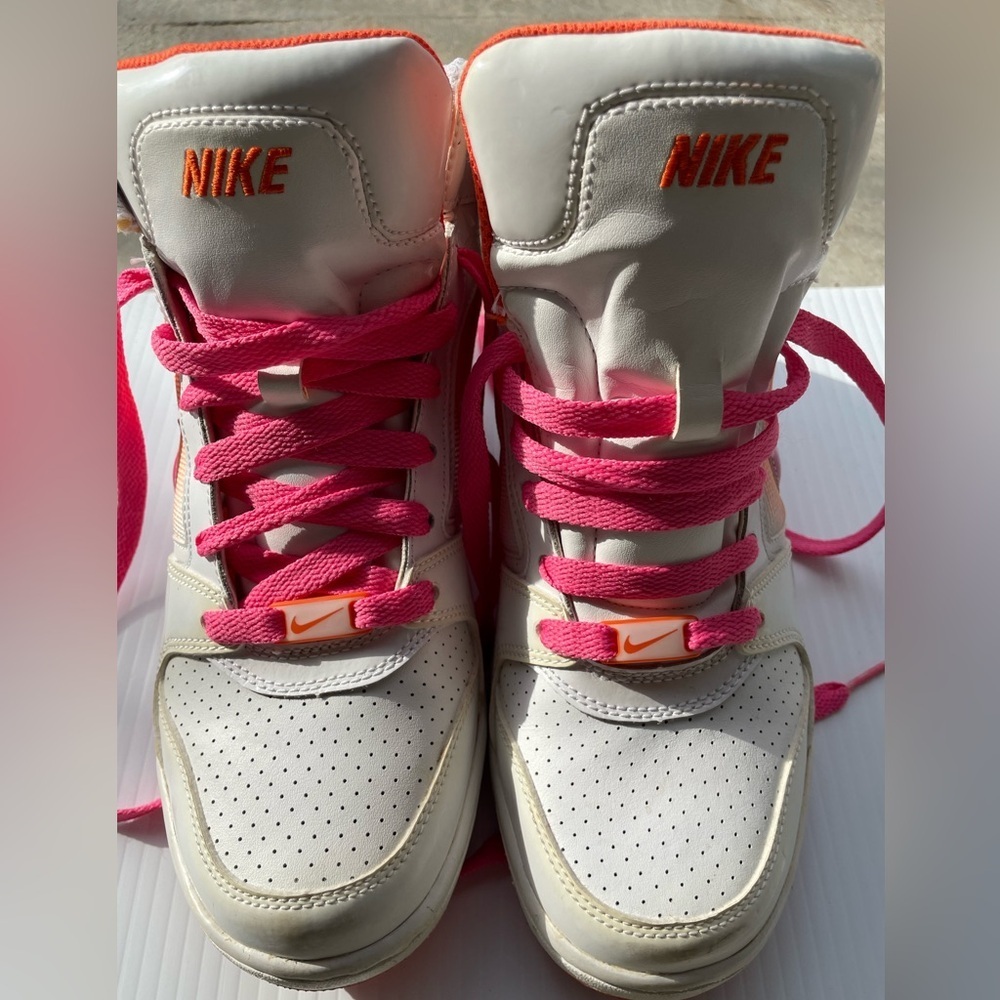 Nike Women's White and Pink Sneakers